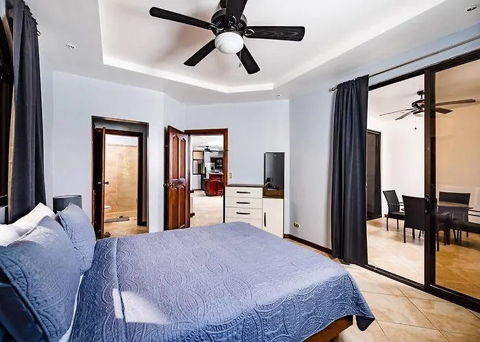 Pool & Ac Close To With Free Bikes!
