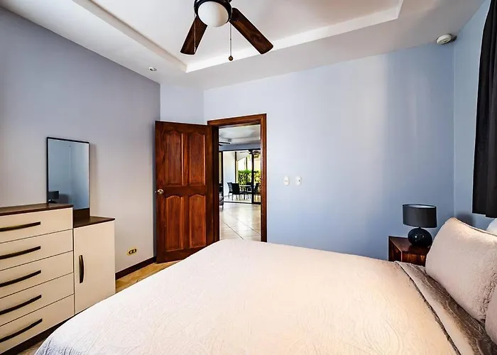 Pool & Ac Close To With Free Bikes!