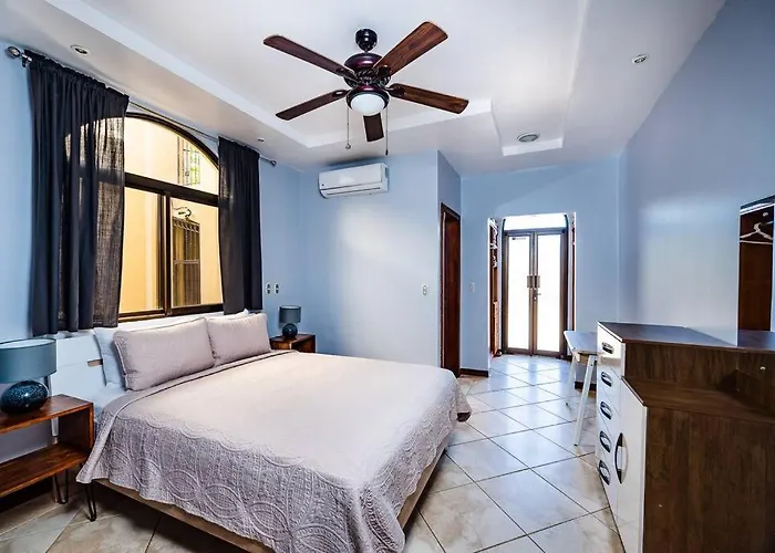Pool & Ac Close To With Free Bikes! 4*